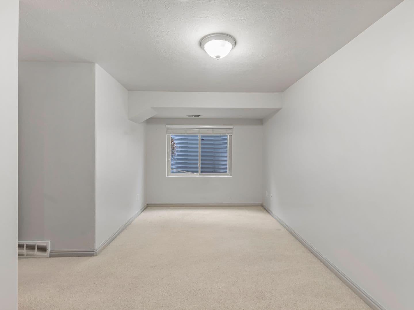 4 Bed / 3.5 Bath Spacious Home for Rent in Draper – Internet & Cable Included! — photo 30