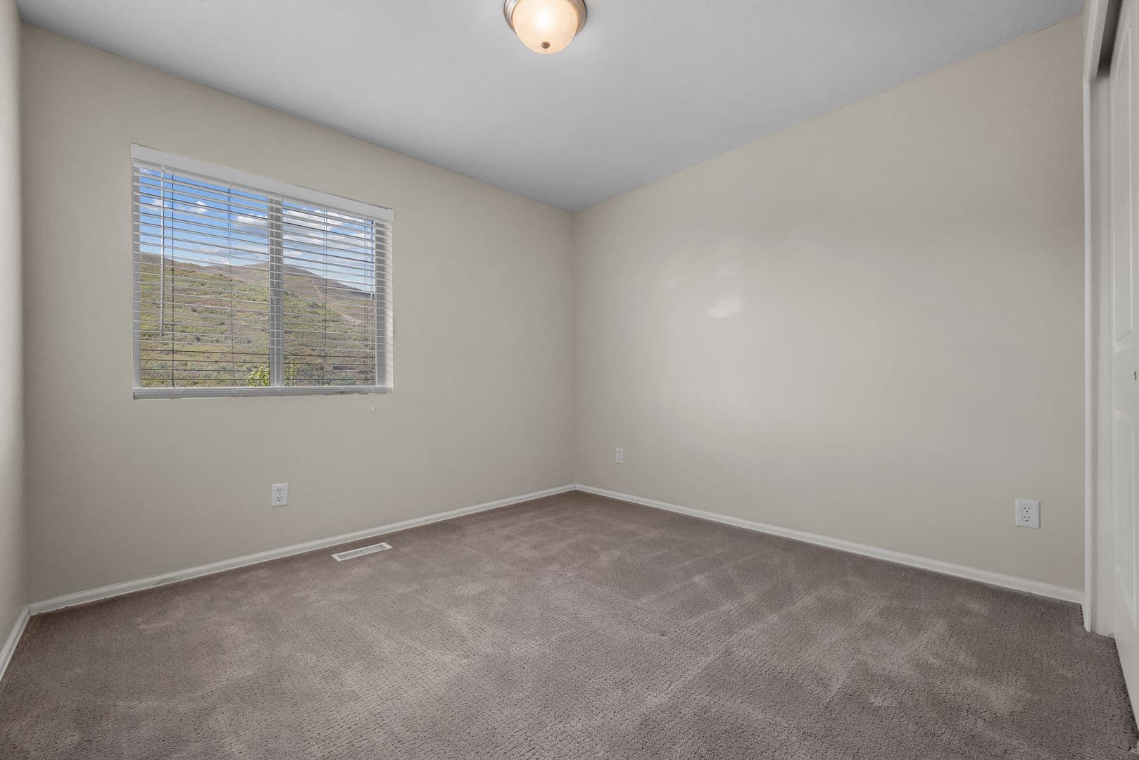 5 Bed / 3.5 Bath Home in Draper — photo 19