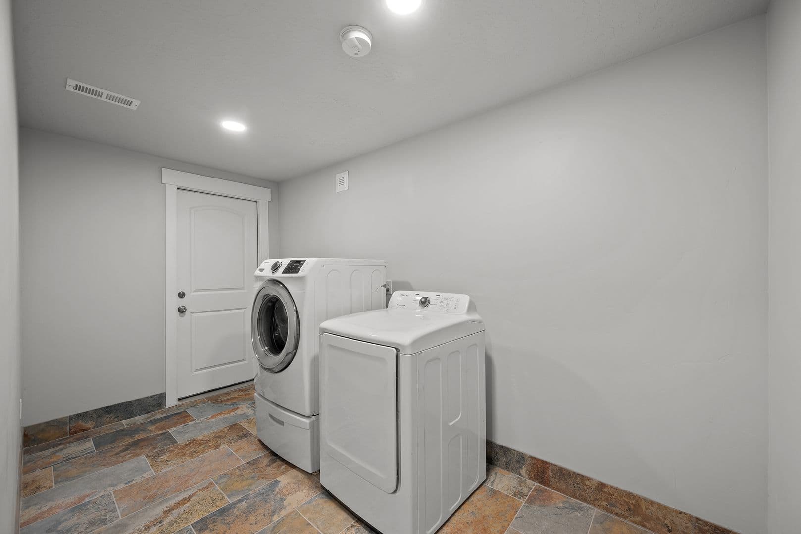 2 Bed / 2 Bath Brand-New Remodeled ADU for Rent in Eagle Mountain — photo 18