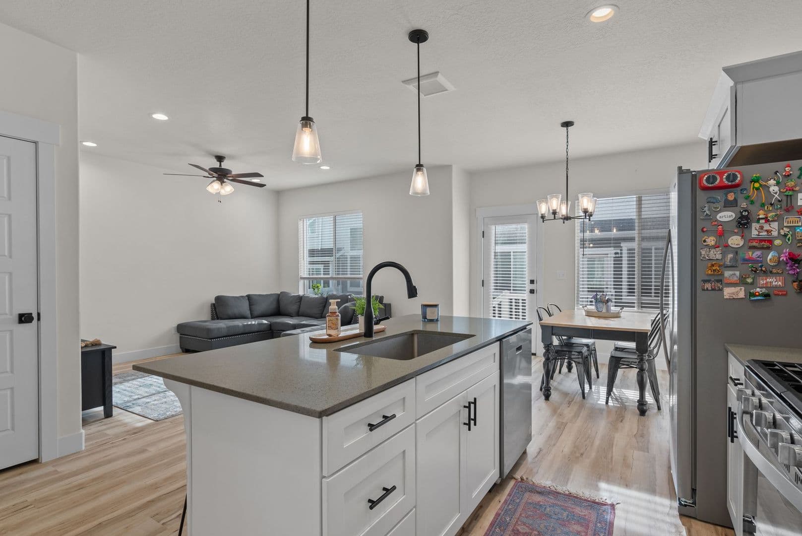 Master Bedroom with Private Bath in Lehi Townhome — photo 5