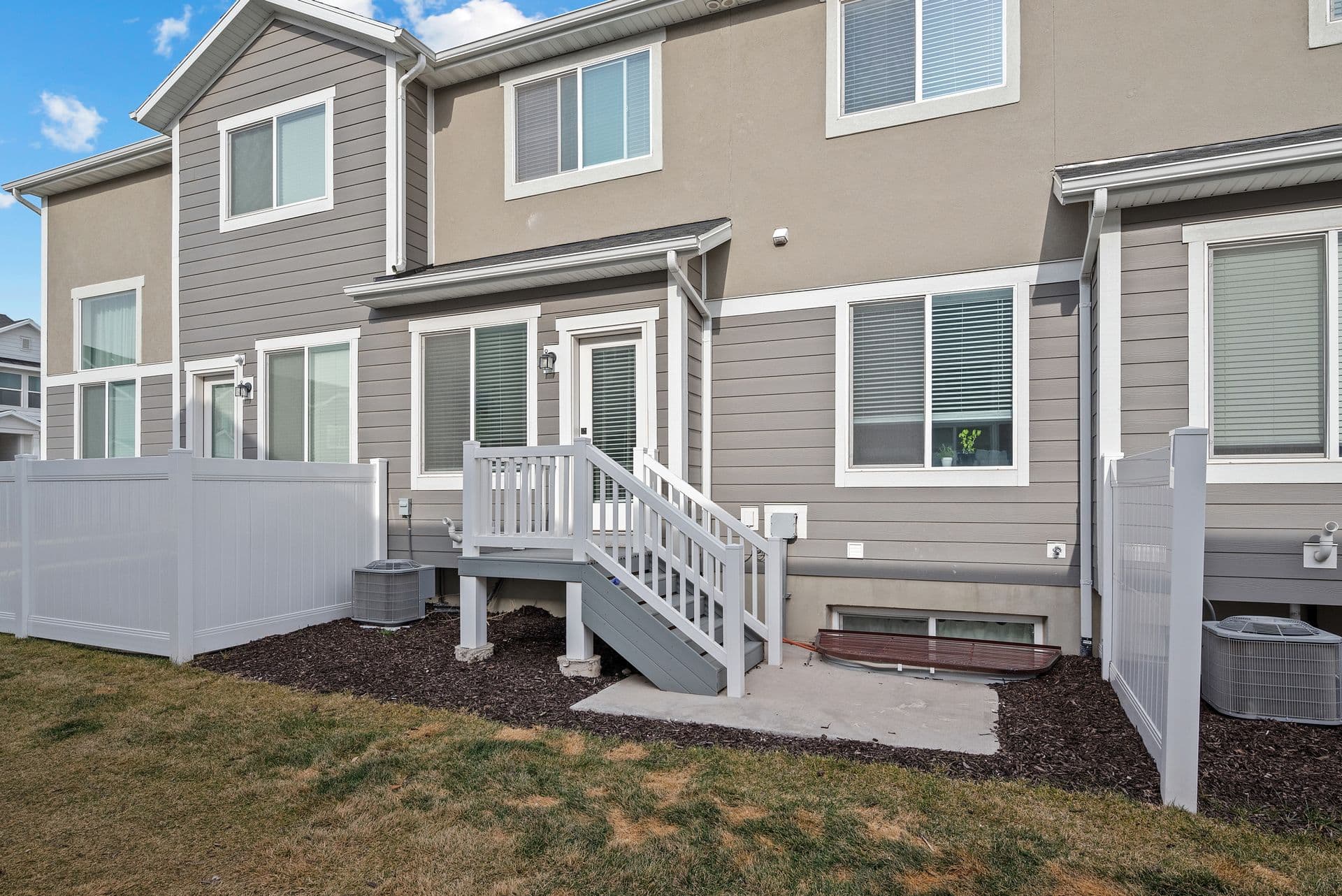 Private Bedroom in Lehi Townhome — Female Student Home — photo 13