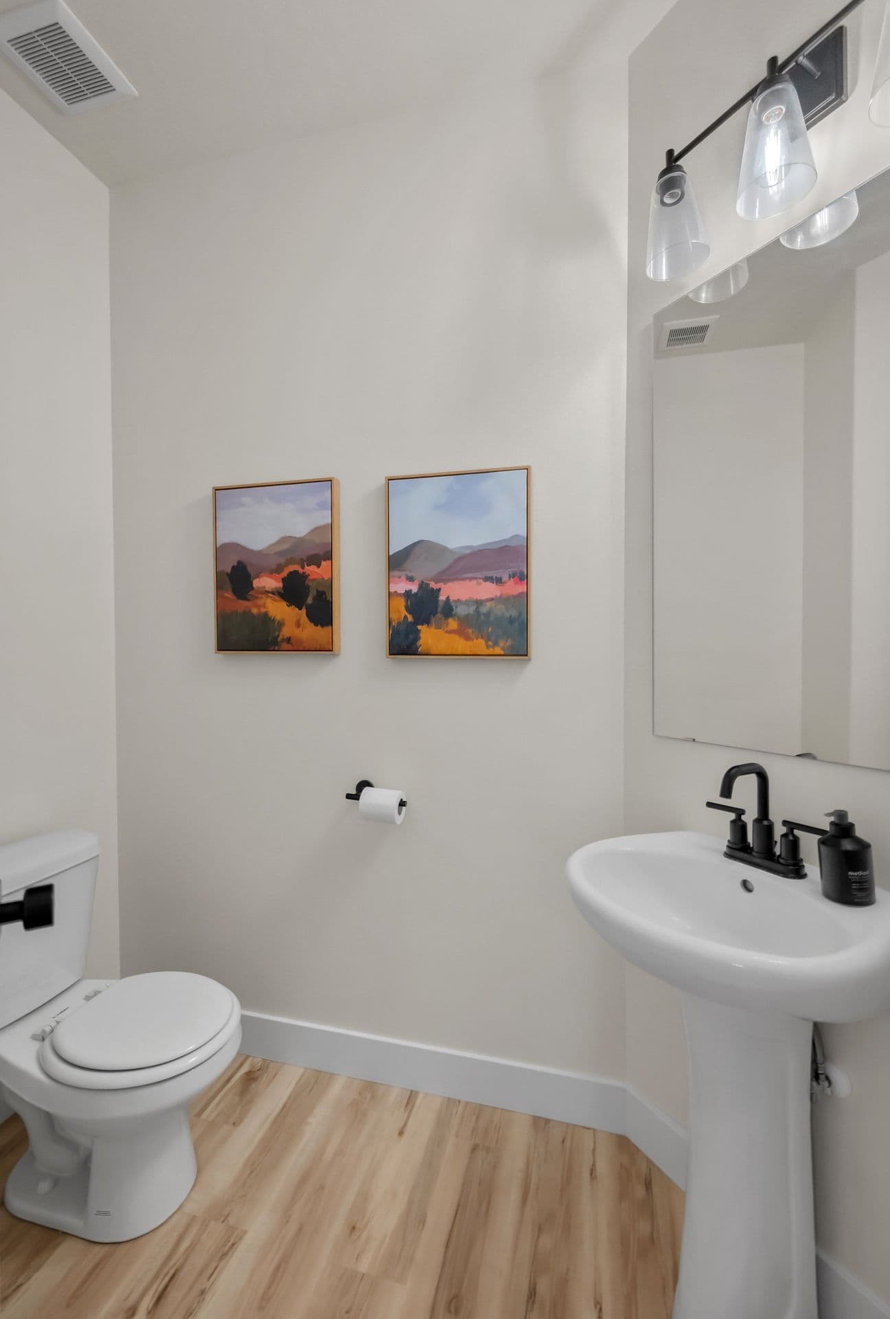Private Bedroom in Lehi Townhome — Female Student Home — photo 22