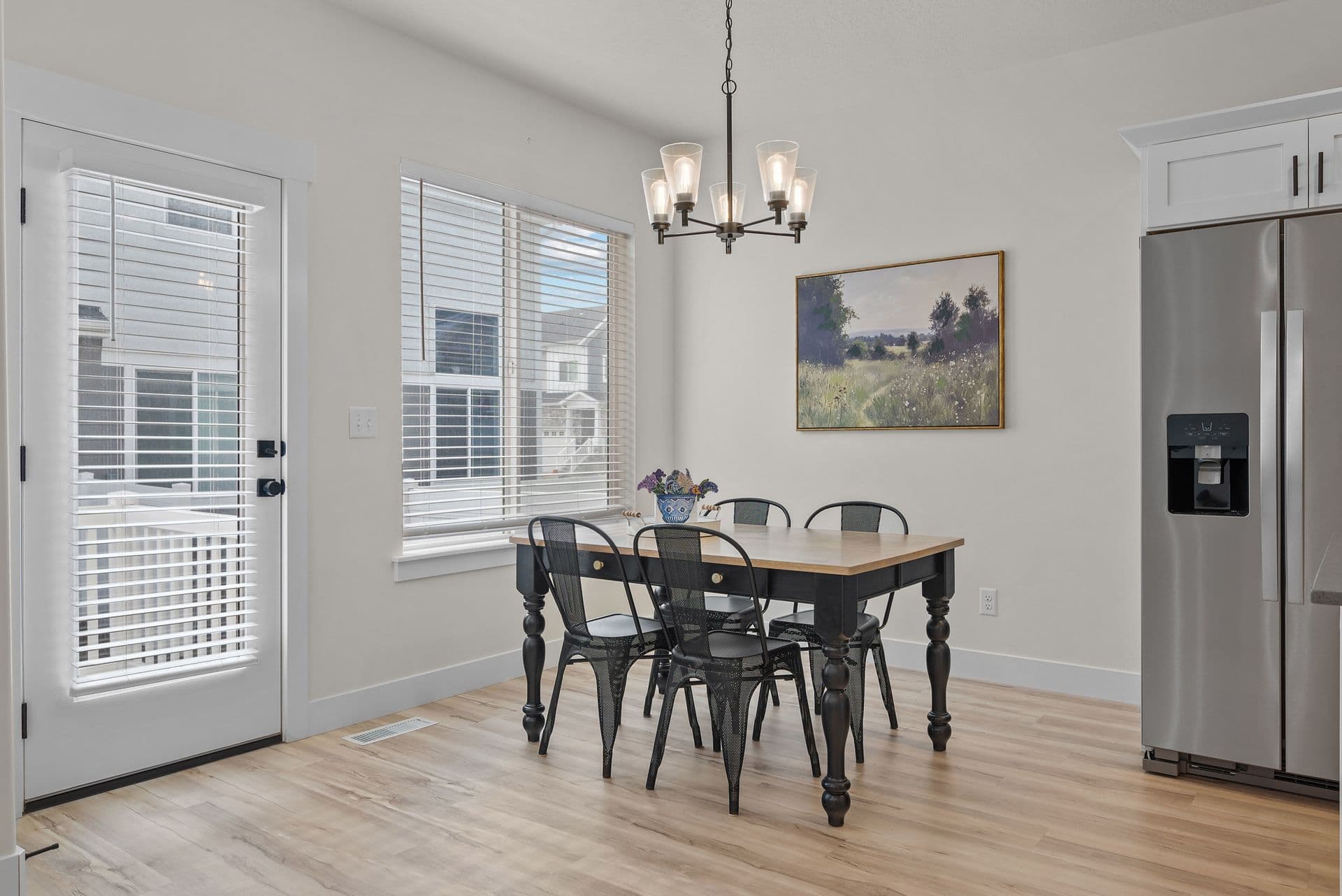 Private Bedroom in Lehi Townhome — Female Student Home — photo 17