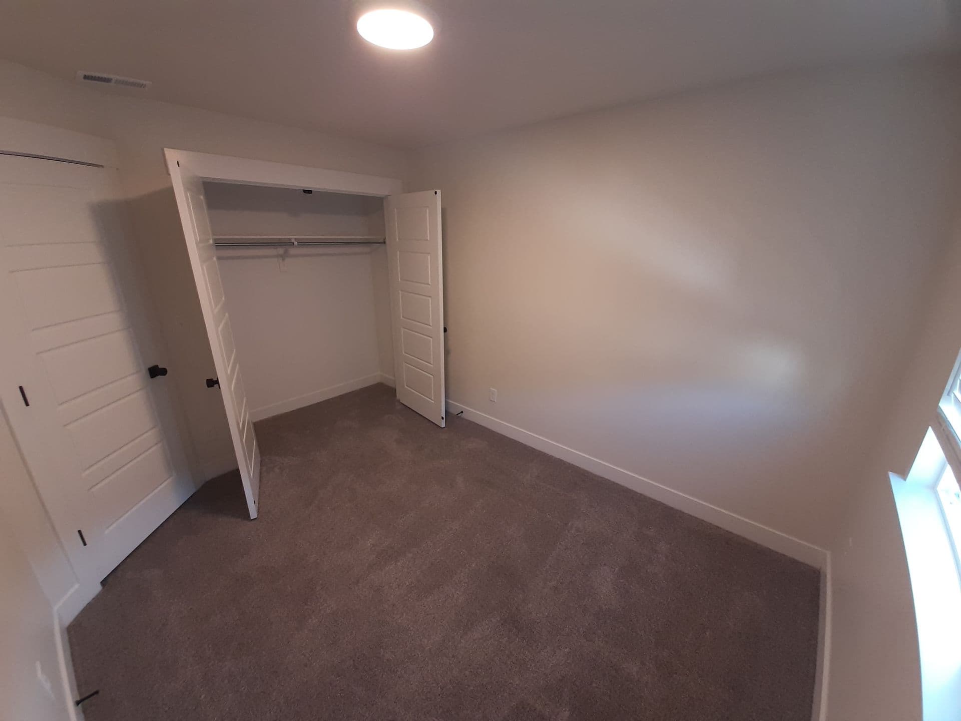 Private Bedroom in Lehi Townhome — Female Student Home — photo 31