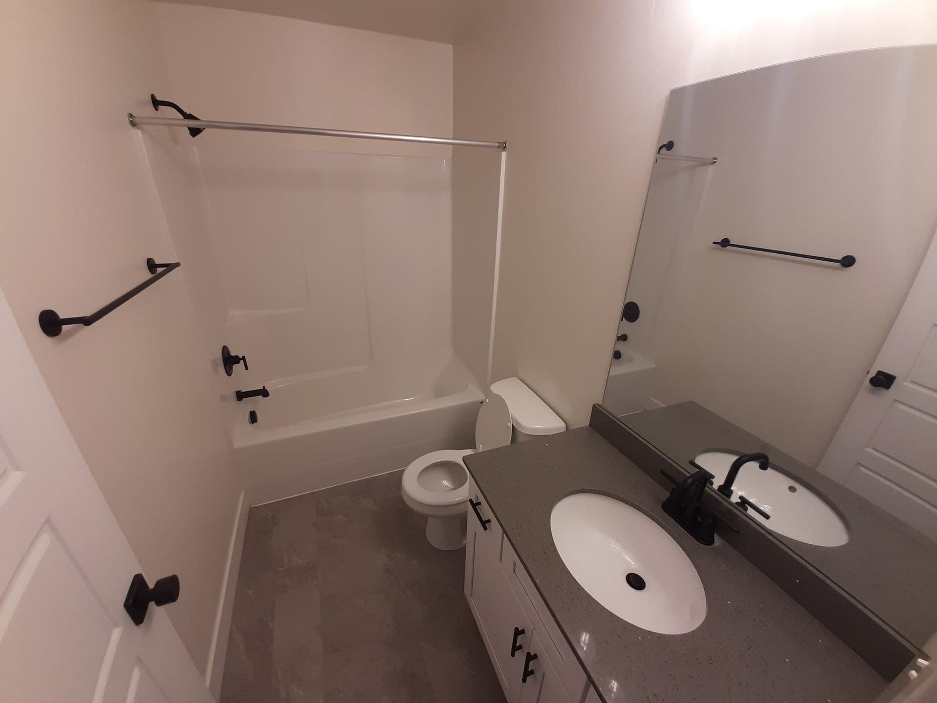 Private Bedroom in Lehi Townhome — Female Student Home — photo 32