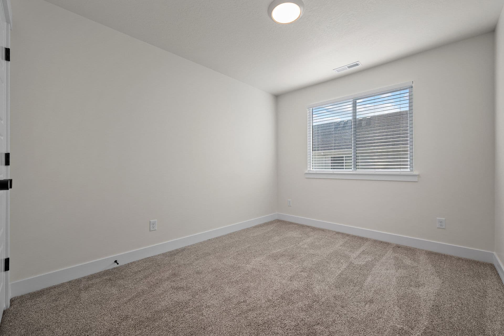Private Bedroom in Lehi Townhome — Female Student Home — photo 23