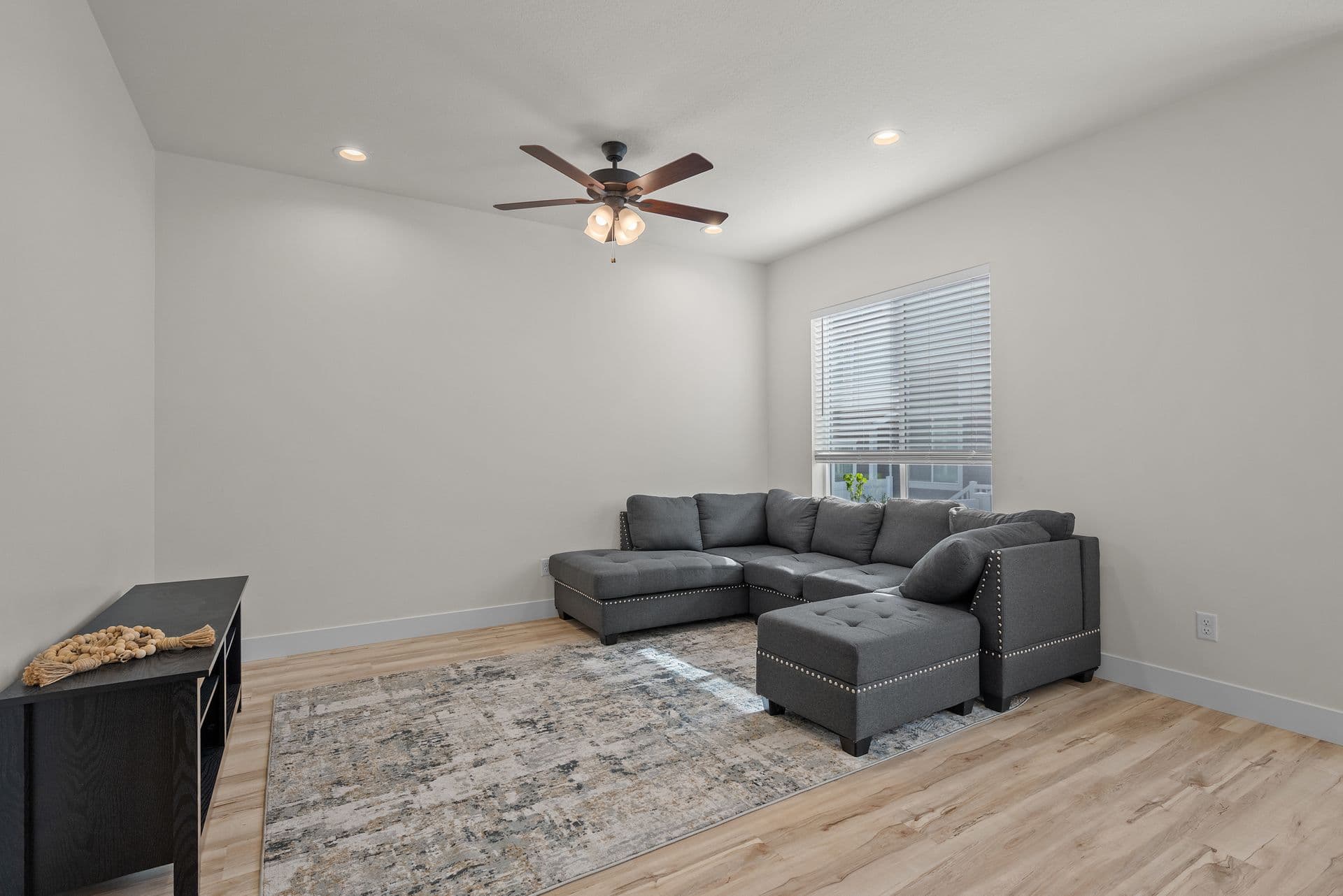 Private Bedroom in Lehi Townhome — Female Student Home — photo 15