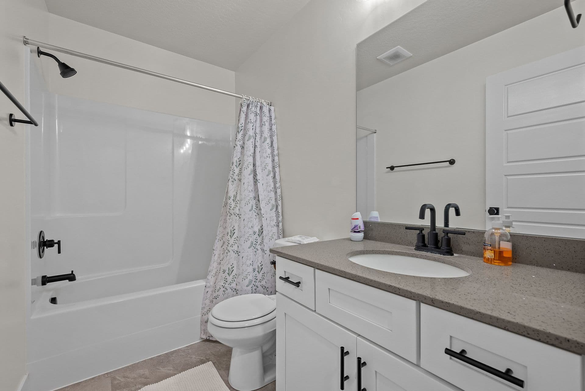 Private Bedroom in Lehi Townhome — Female Student Home — photo 25