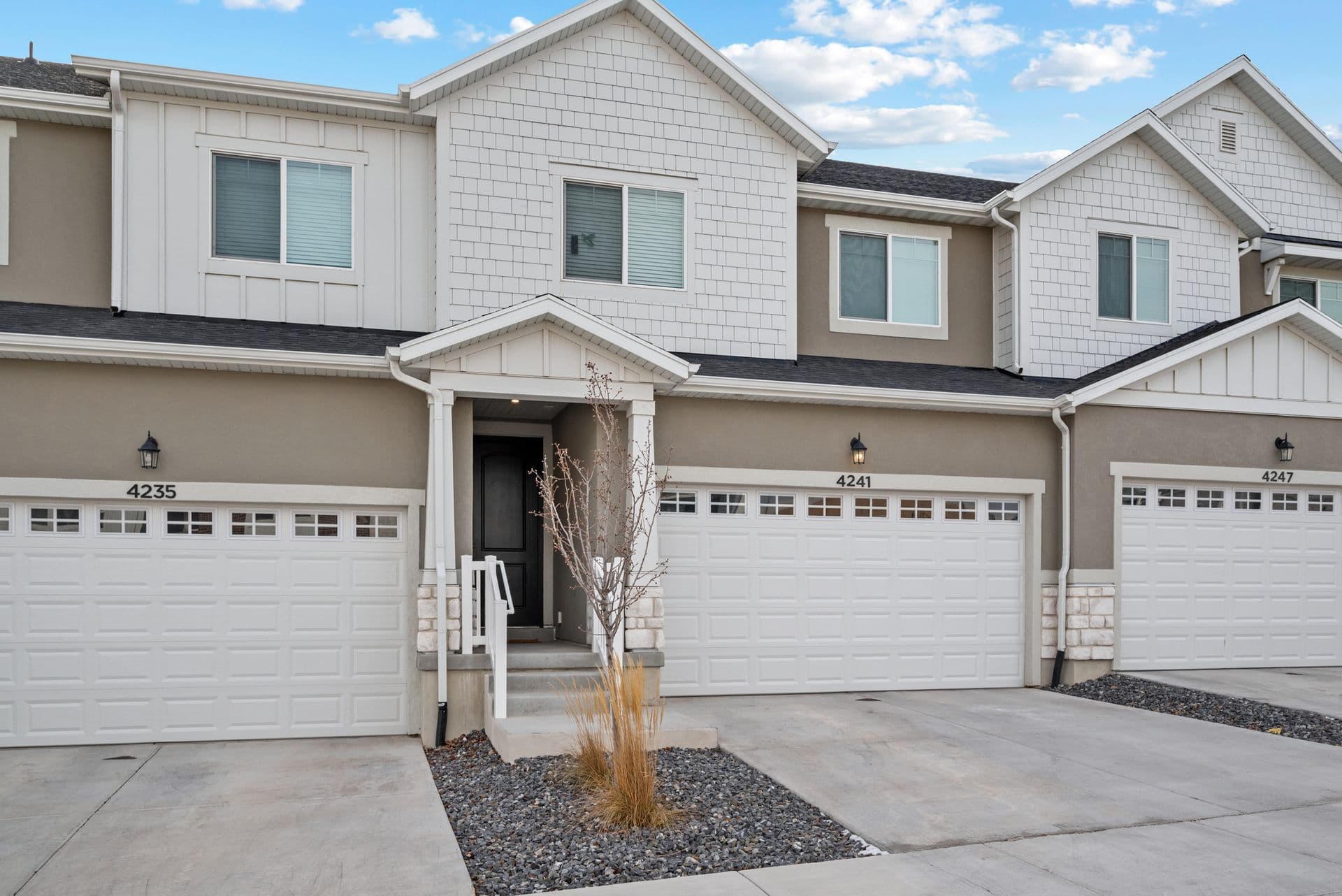 Private Bedroom in Lehi Townhome — Female Student Home — photo 12
