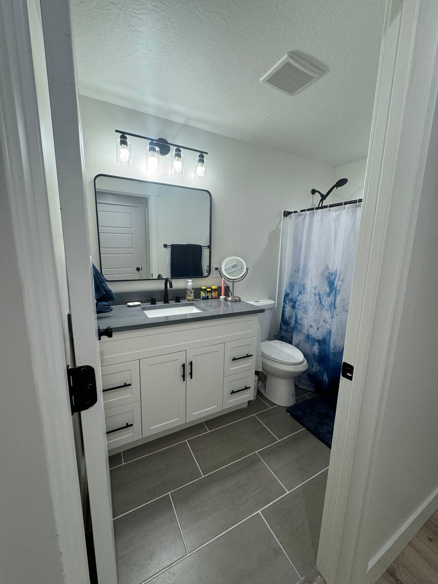 Private Bedroom in Lehi Townhome — Female Student Home — photo 35
