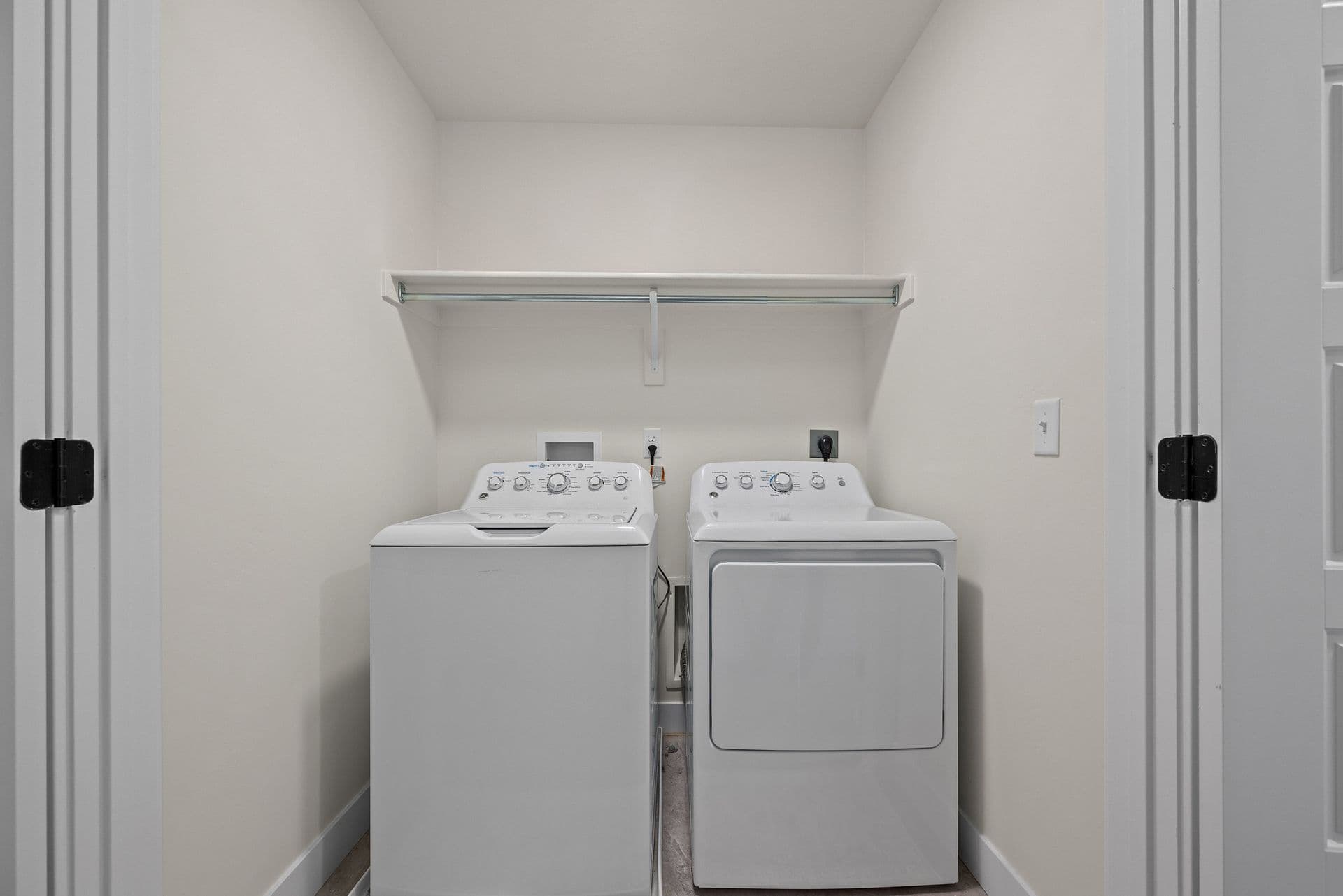 Private Bedroom in Lehi Townhome — Female Student Home — photo 26