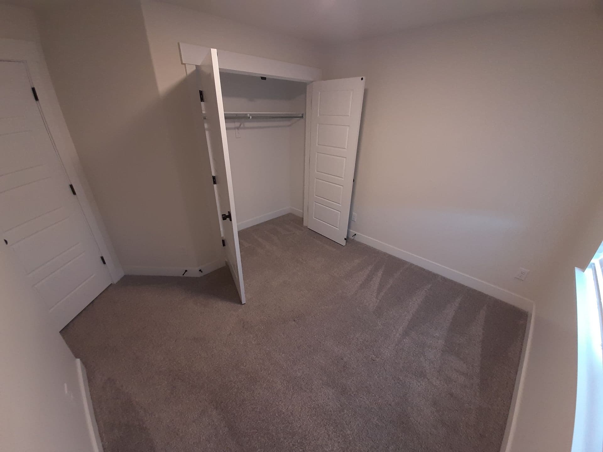 Private Bedroom in Lehi Townhome — Female Student Home — photo 34