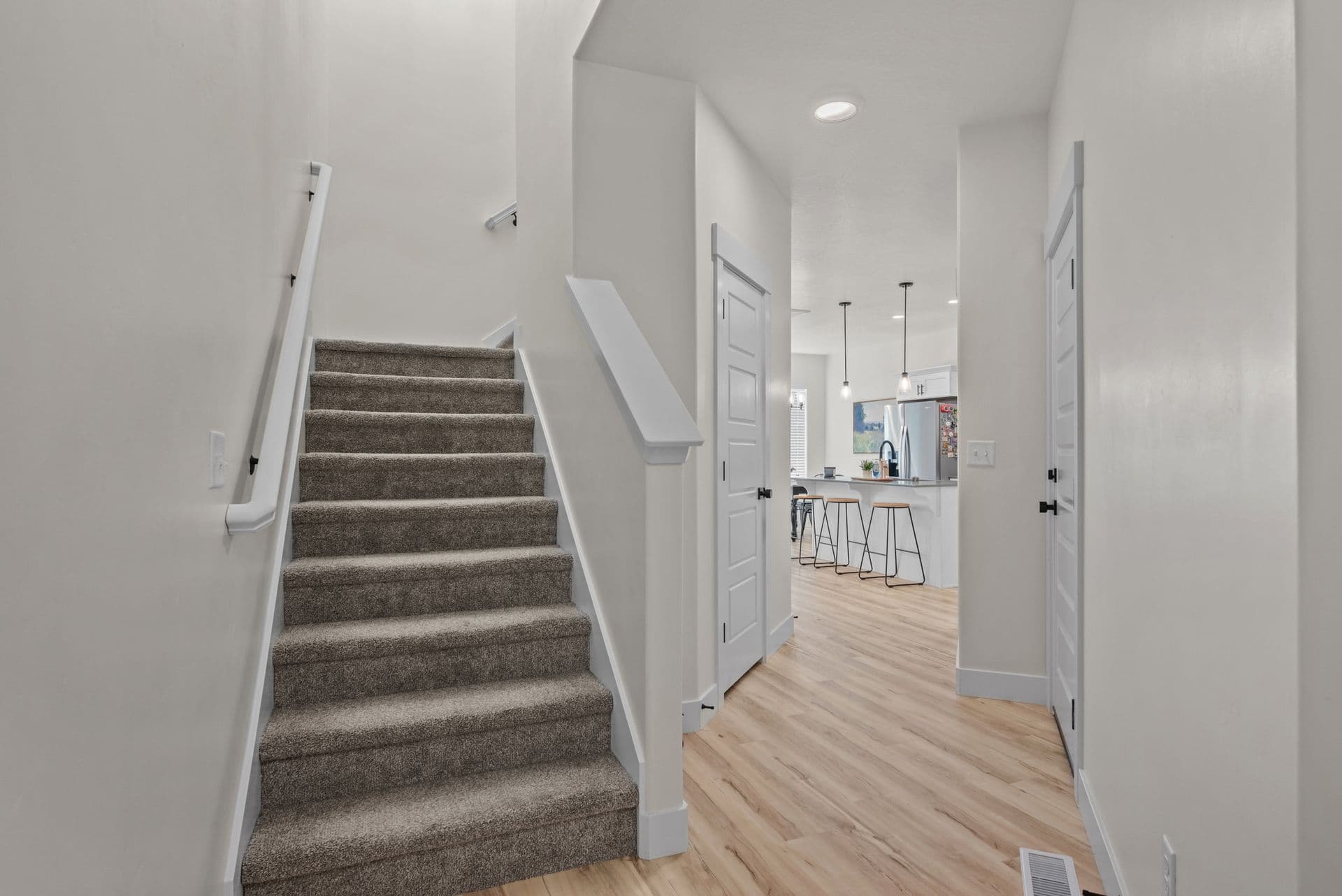 Private Bedroom in Lehi Townhome — Female Student Home — photo 14