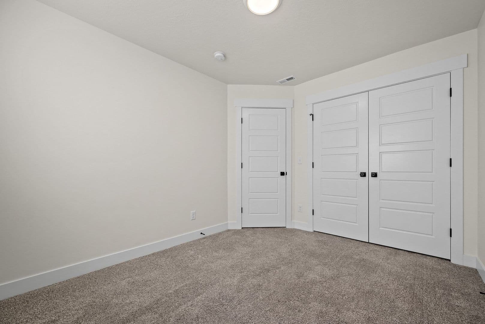 Private Bedroom in Lehi Townhome — Female Student Home — photo 1