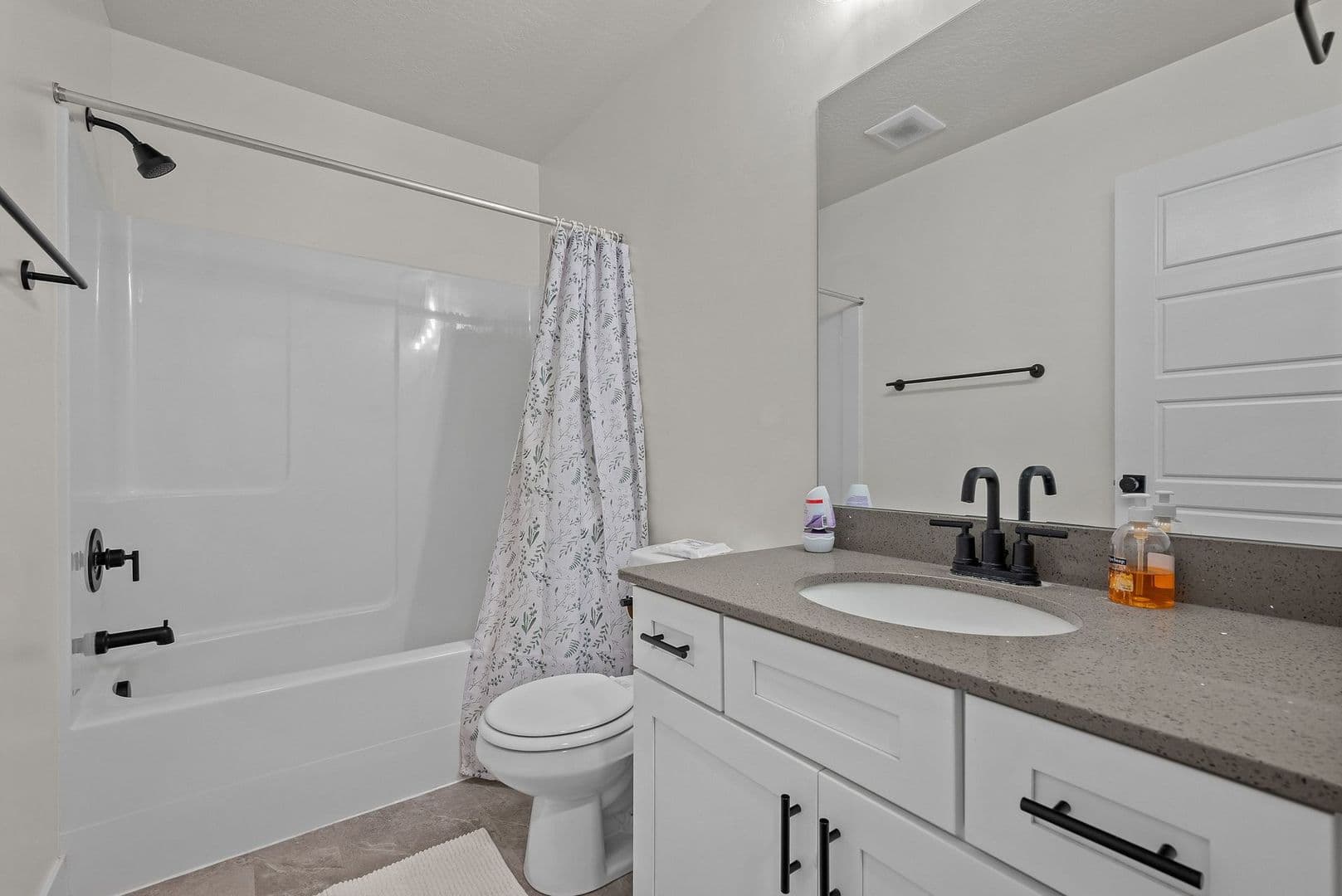 Private Bedroom in Lehi Townhome — Female Student Home — photo 9