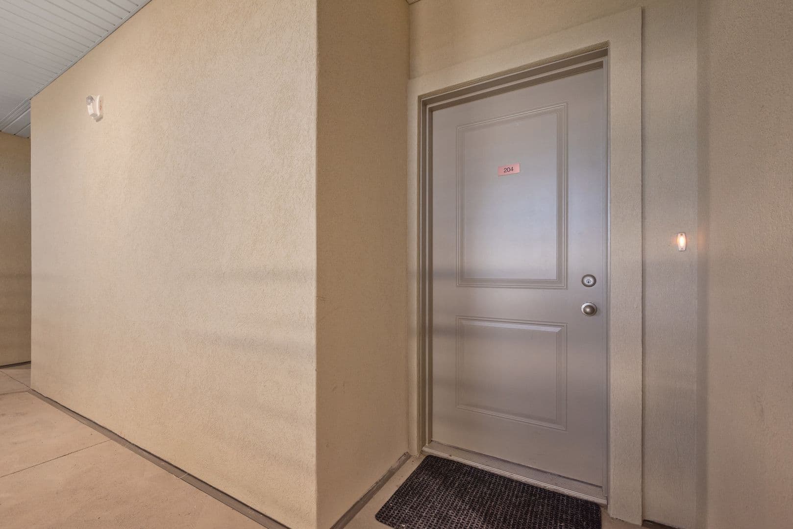 Brand-New 3 Bed / 2 Bath Apartment for Rent in Midvale, UT — photo 2