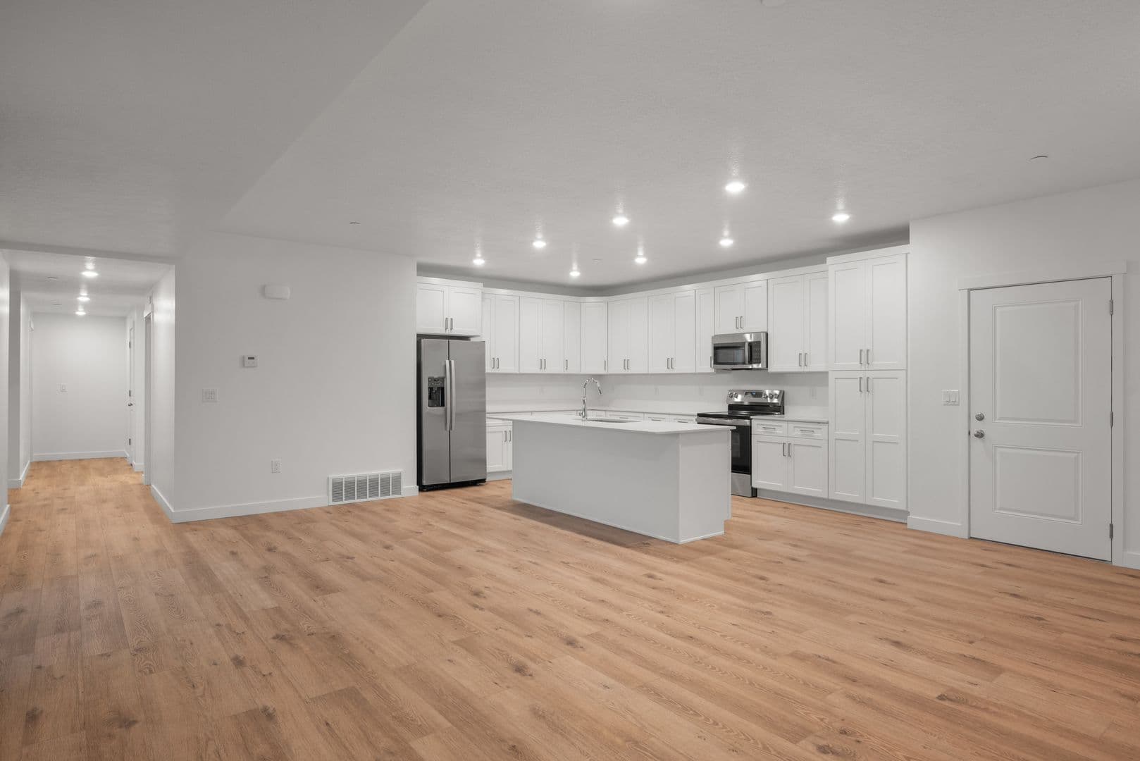 Brand-New 3 Bed / 2 Bath Apartment for Rent in Midvale, UT — photo 4