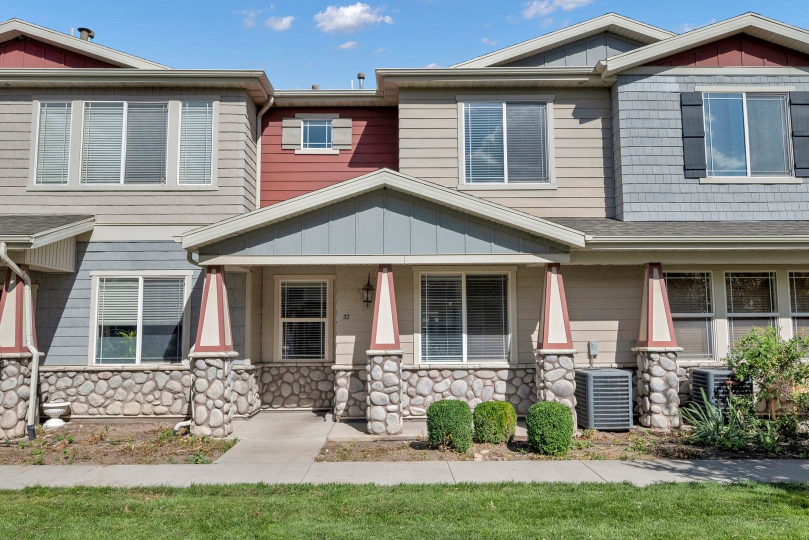 Beautiful Pleasant Grove Townhome for Rent — photo 1