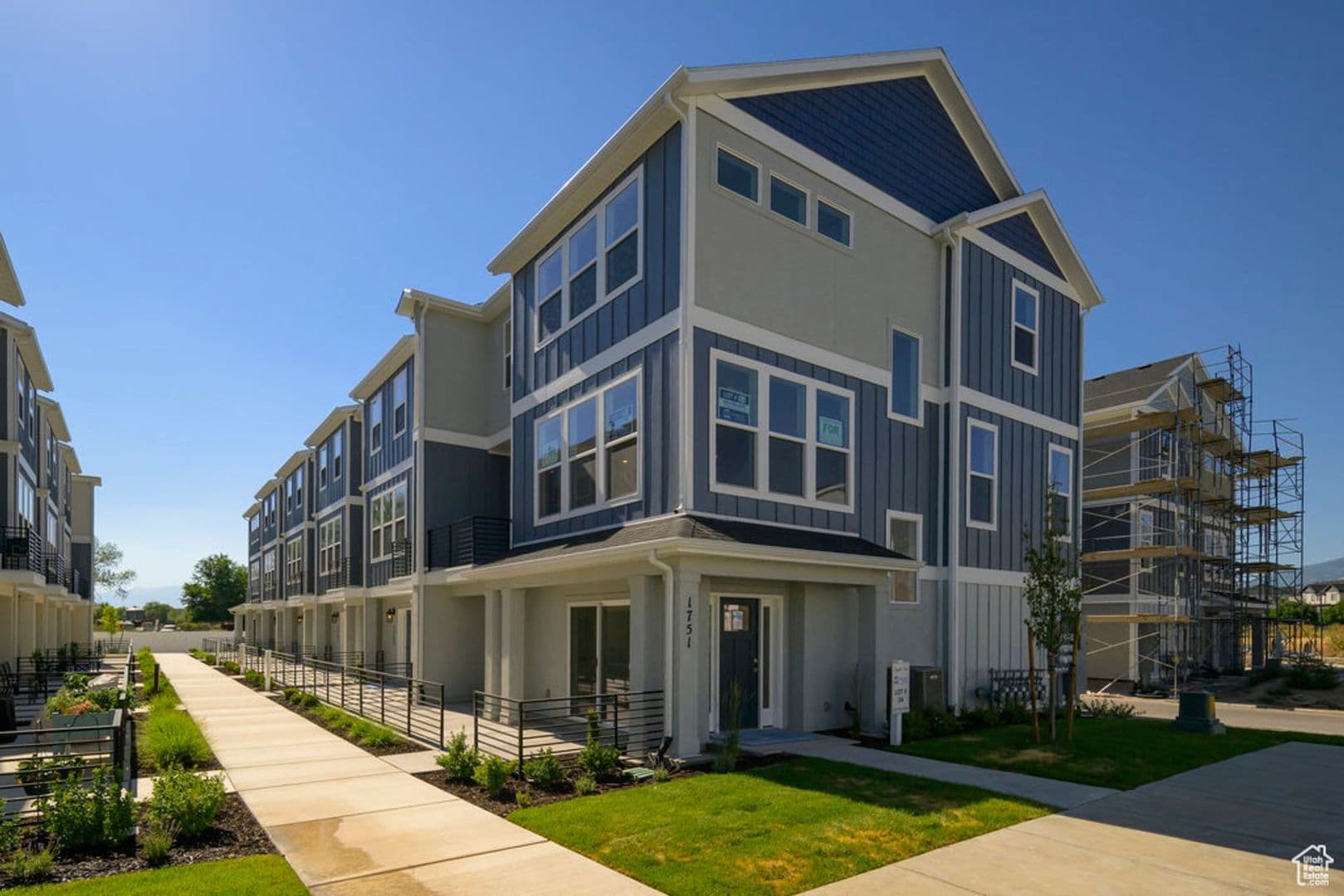 3 Bed / 2.5 Bath Townhome in Pleasant Grove — exterior