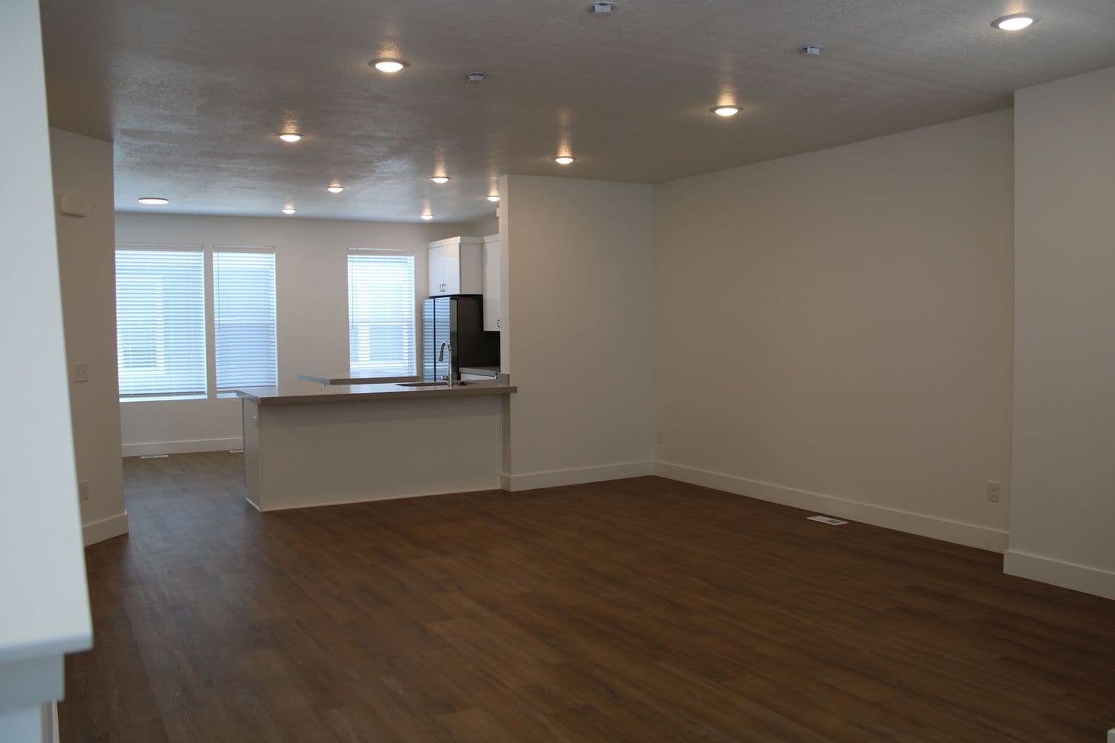 3 Bed / 2.5 Bath Townhome in Pleasant Grove — photo 2