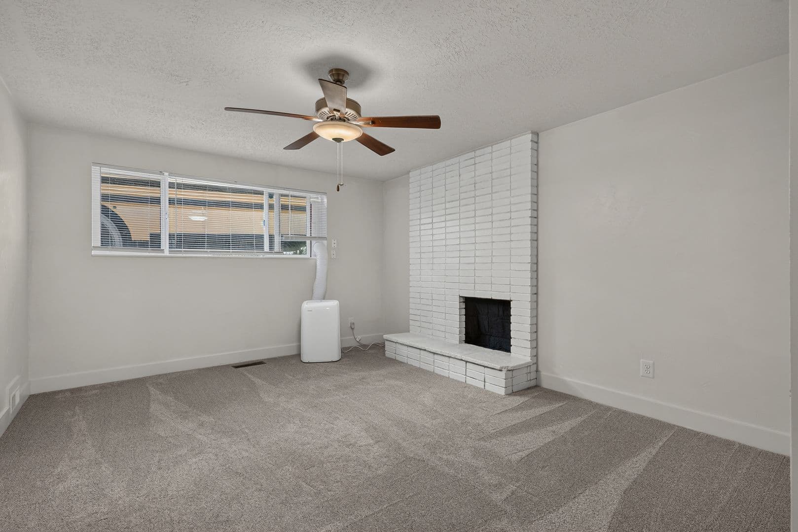 3 Bed / 1 Bath Home for Rent in Springville — photo 5