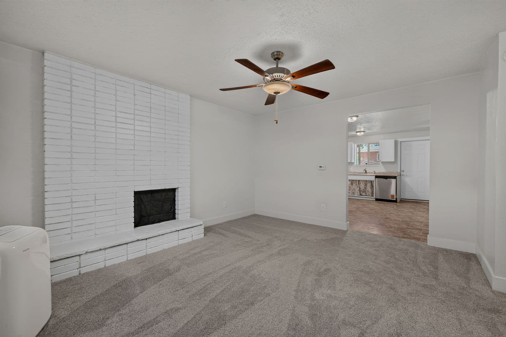 3 Bed / 1 Bath Home for Rent in Springville — photo 6