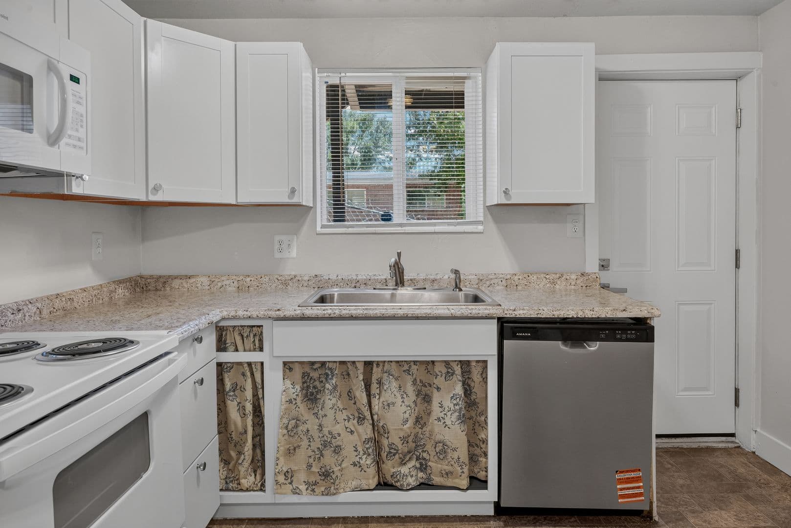 3 Bed / 1 Bath Home for Rent in Springville — photo 9