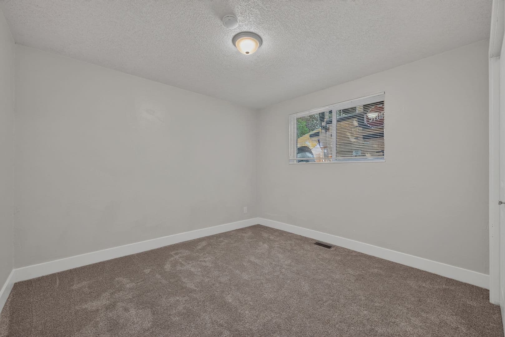 3 Bed / 1 Bath Home for Rent in Springville — photo 14