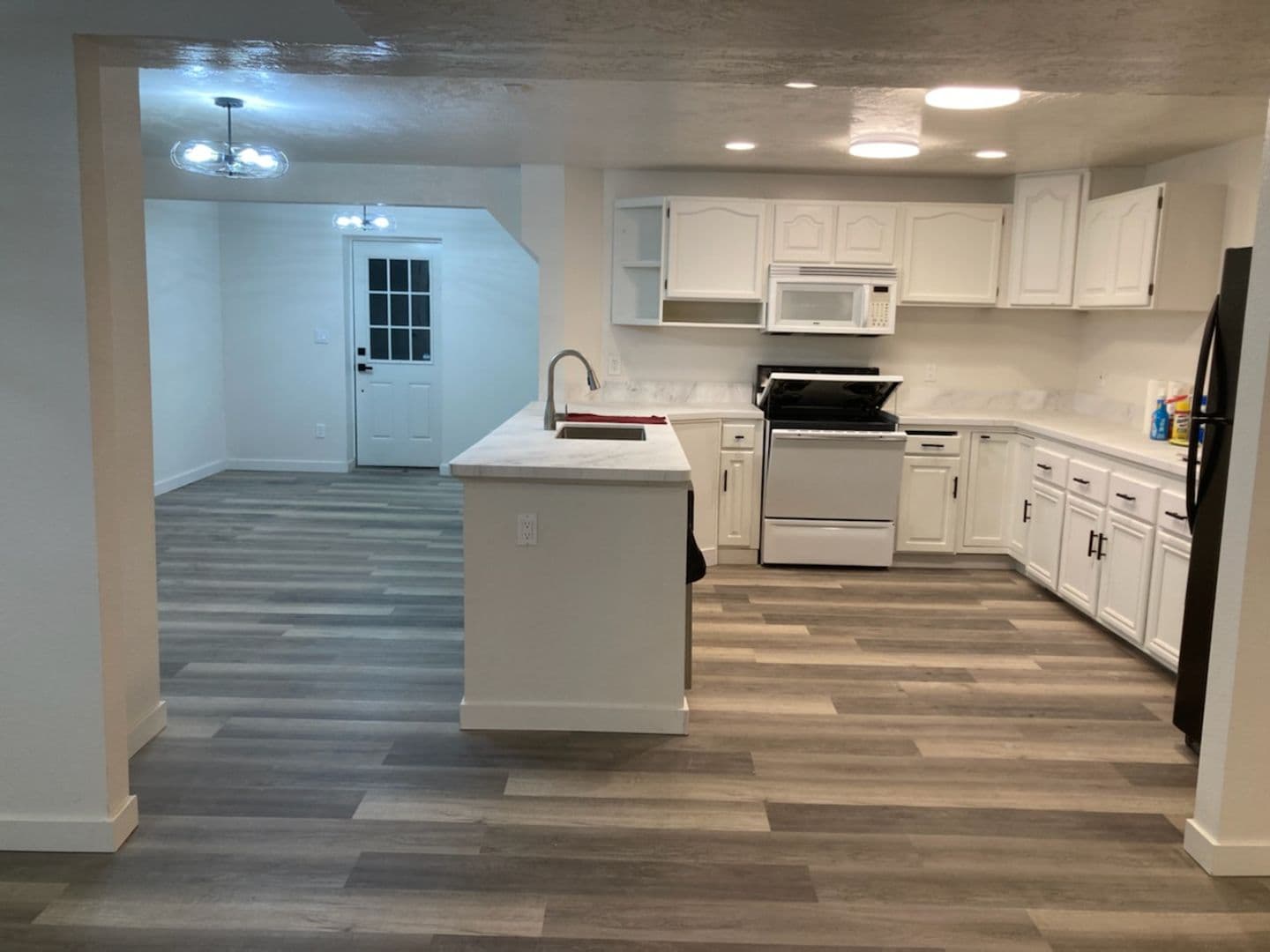 1 Bed / 1 Bath Basement Apartment in St. George — photo 1