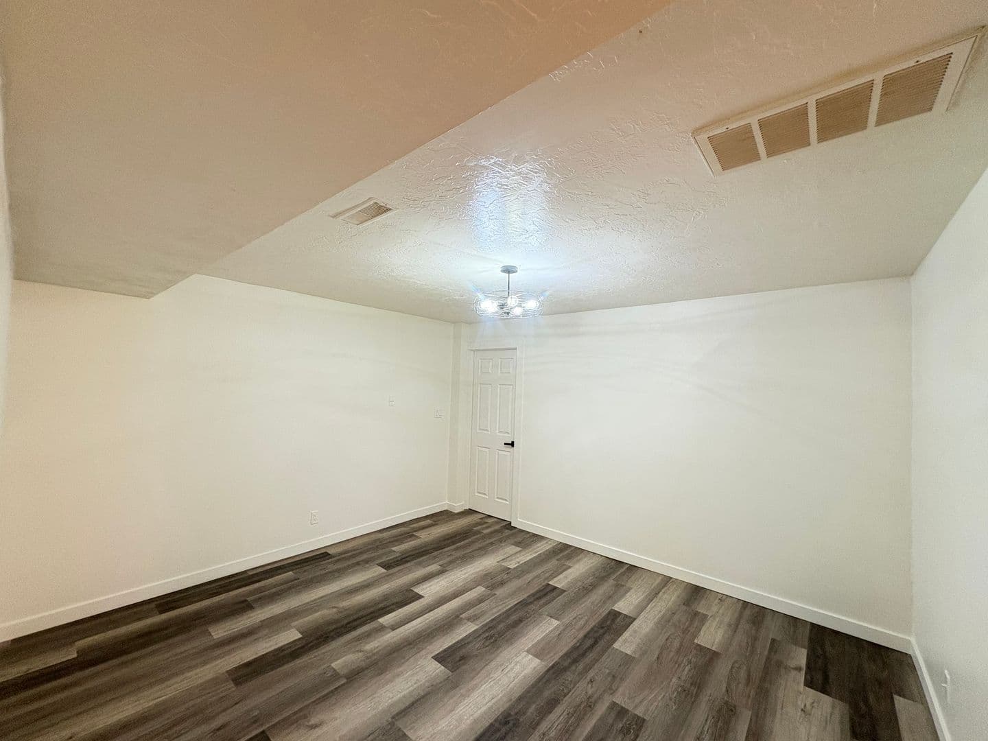 1 Bed / 1 Bath Basement Apartment in St. George — photo 9