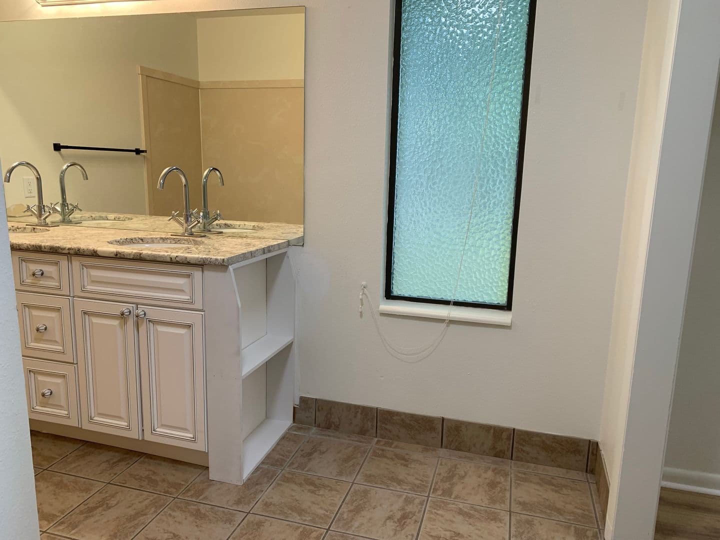 4 Bed / 3 Bath Main-Floor Unit in St. George — photo 13