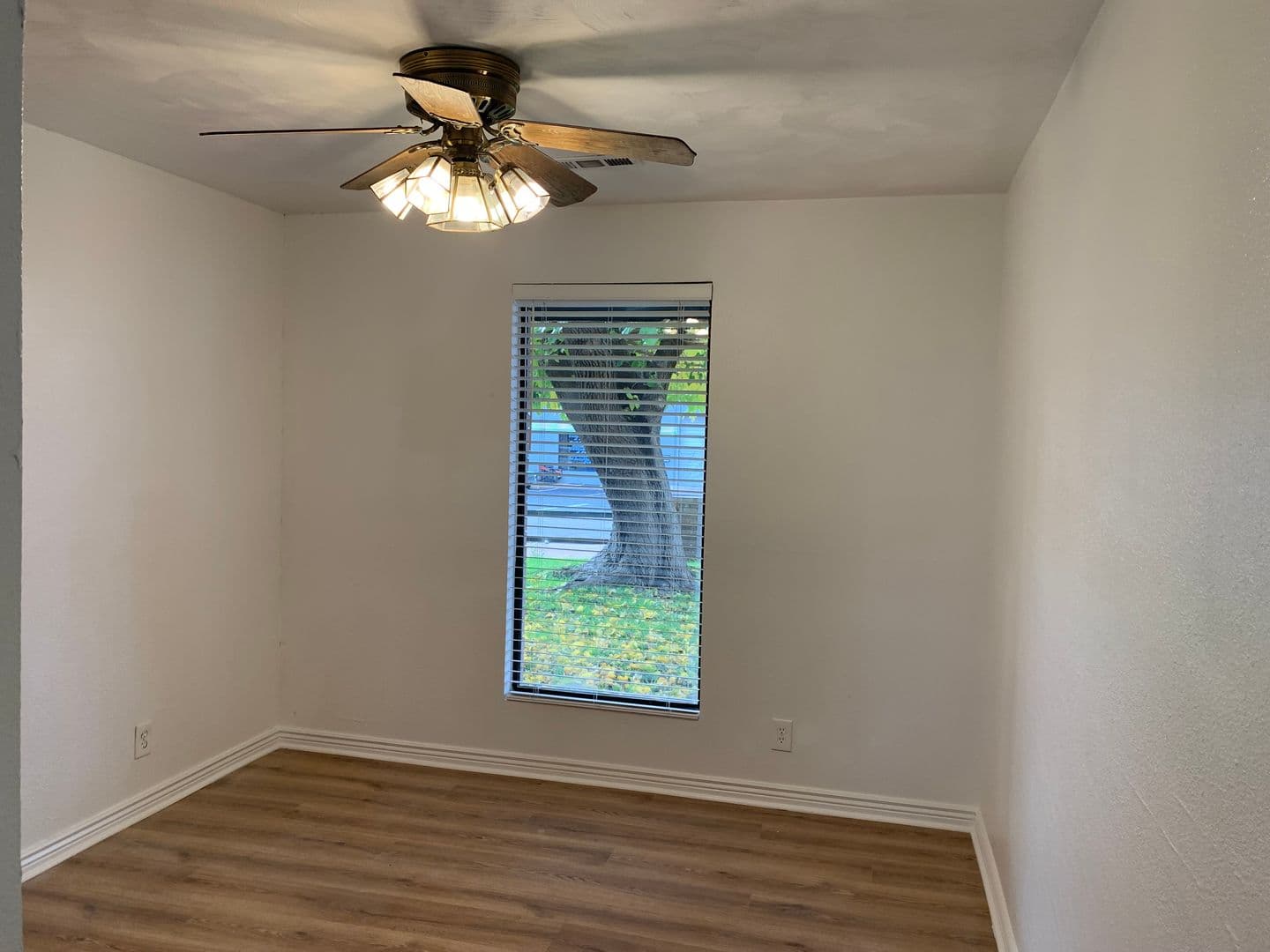 4 Bed / 3 Bath Main-Floor Unit in St. George — photo 16